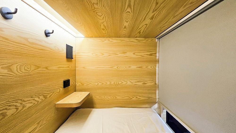 The Capsule Hotel - Hostel