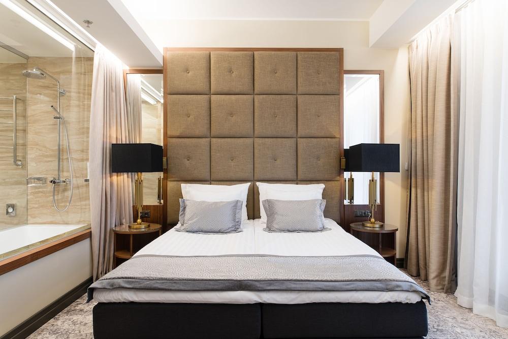 V Spa & Conference Hotel