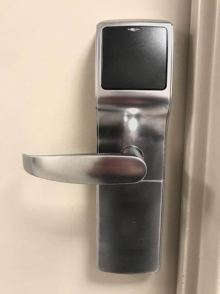 Brit Hotel Salon de Provence