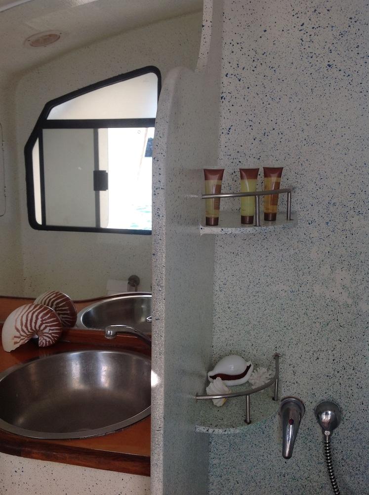 Imagine Yacht Charter