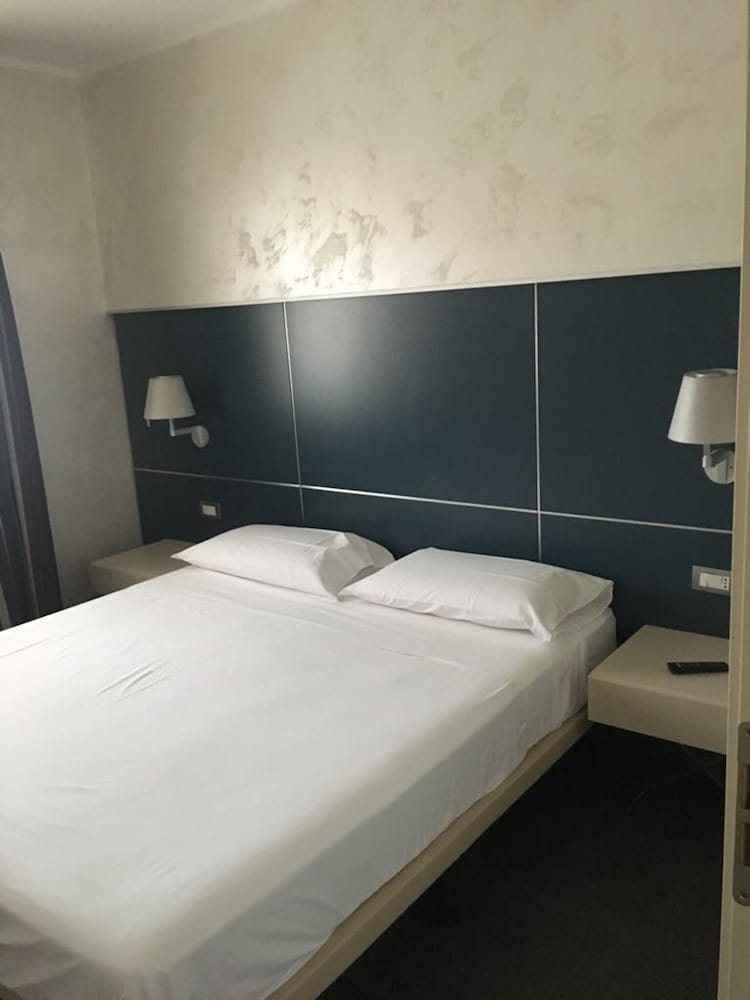 Home Club Suite Hotel