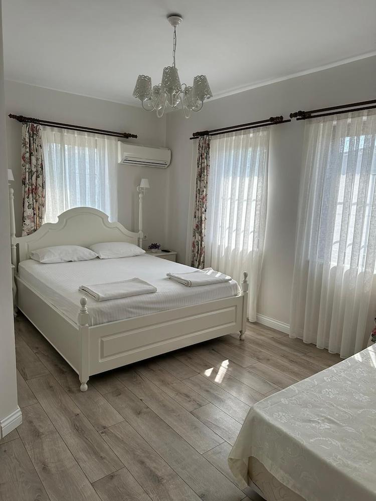 Bozcaada Kırlı Otel