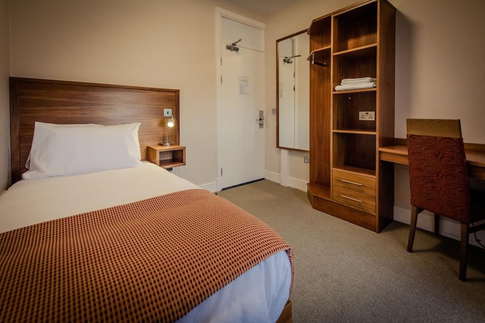 DCU Rooms at All Hallows College - Hostel