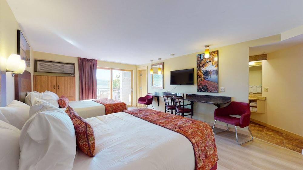 Surfside On The Lake