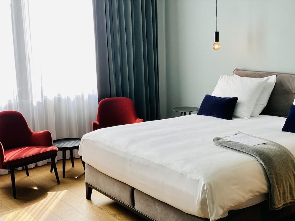 U Eat & Sleep Antwerp