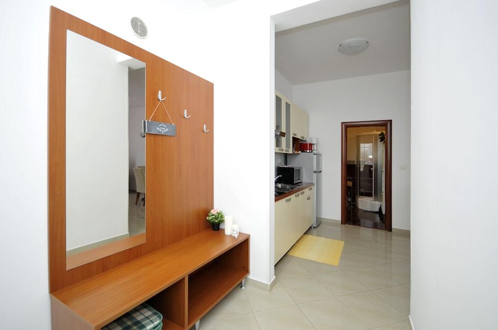 Apartments Roza