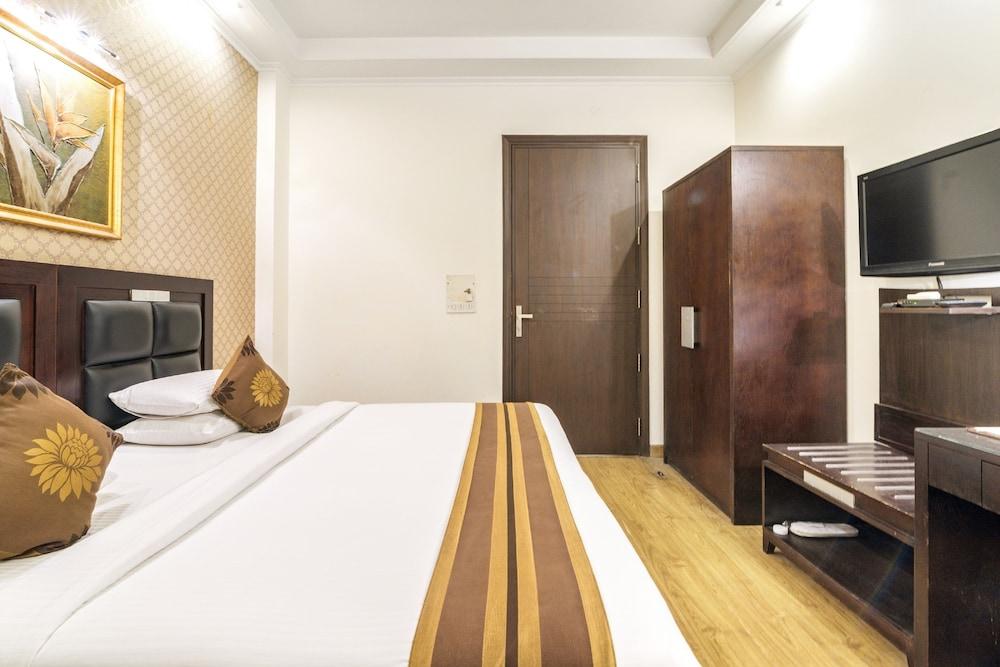 Royal Residence On MG Road