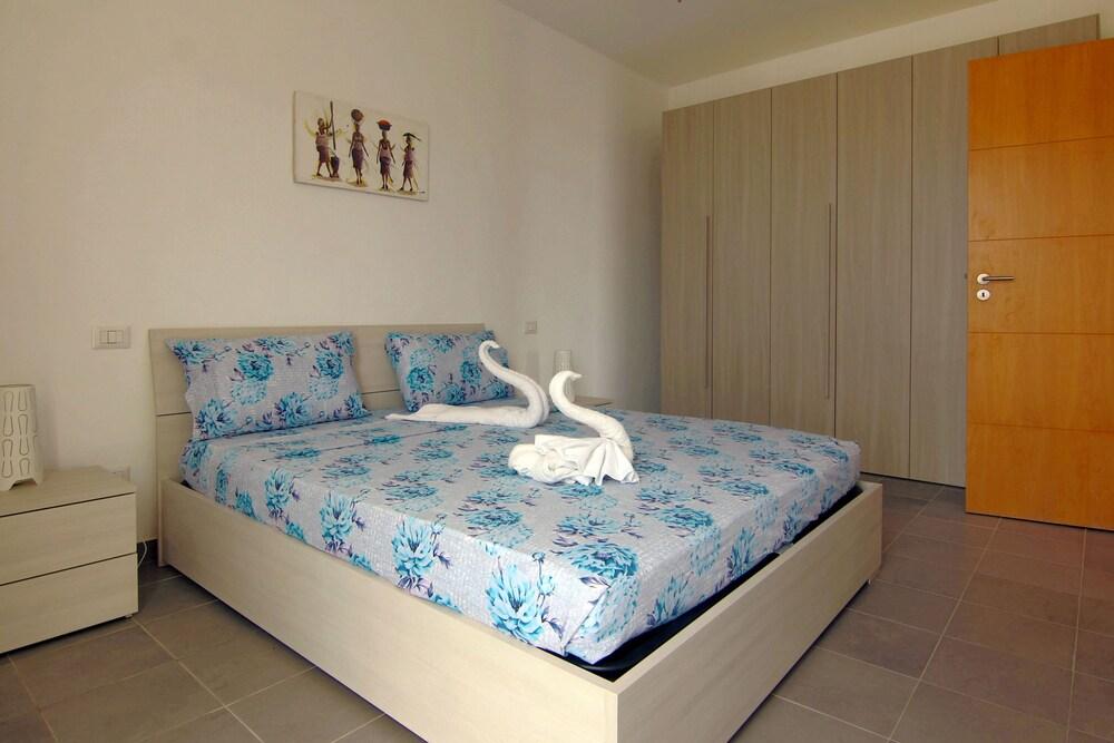 AHG Zodiaco Apartments Complex