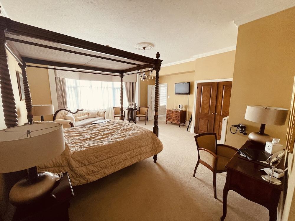 Nuthurst Grange Country House Hotel