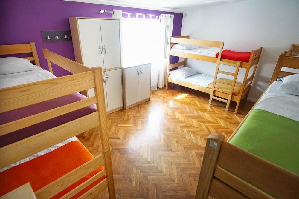 Whole Wide World Hostel & Bar