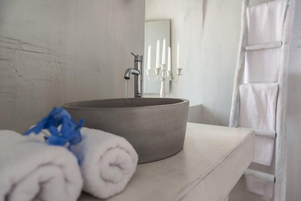 Mythical Blue Luxury Suites