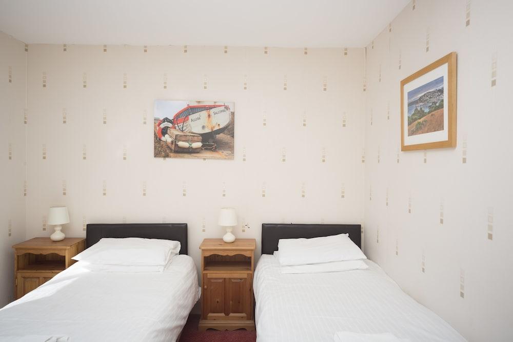 The Sun Bay Hotel & Restaurant