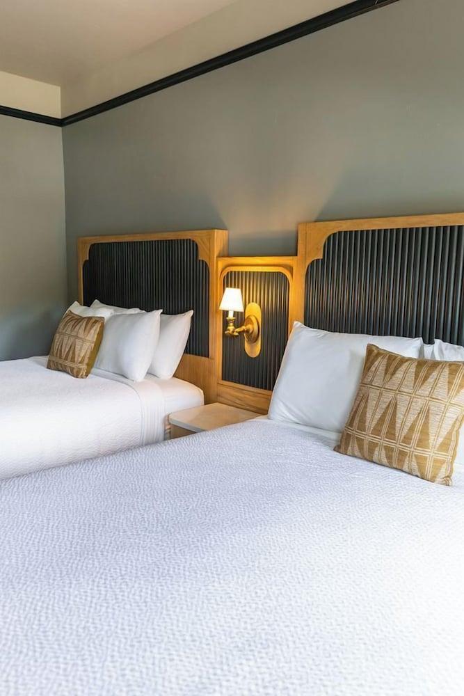 Historic Franklin Hotel