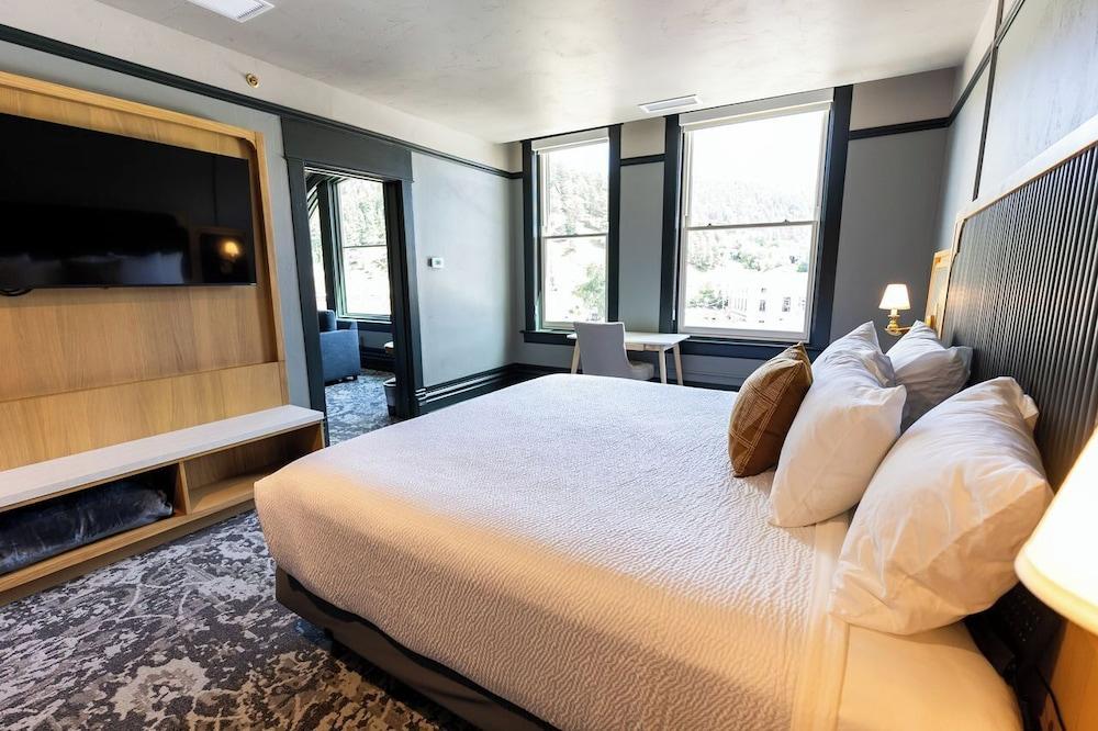 Historic Franklin Hotel