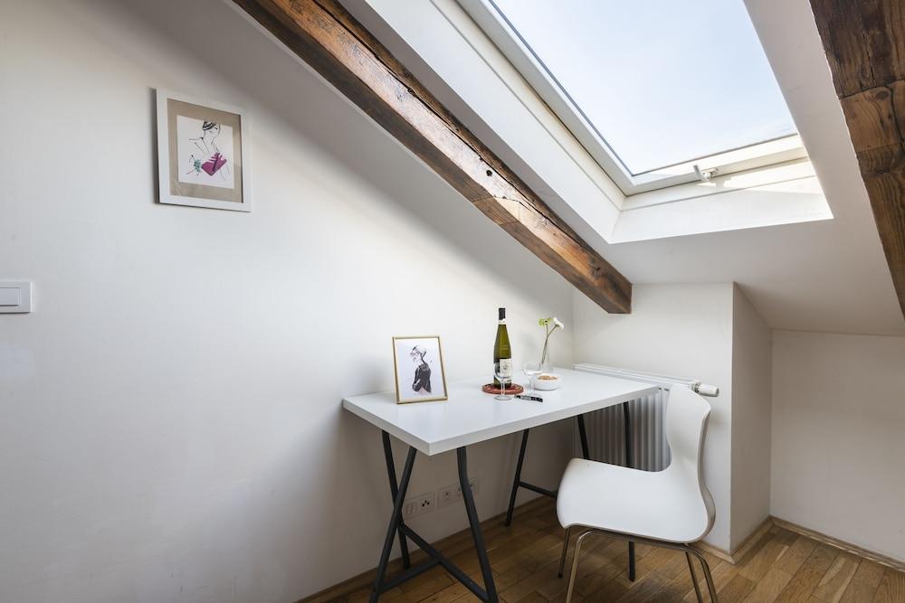 Hybernska Apartments