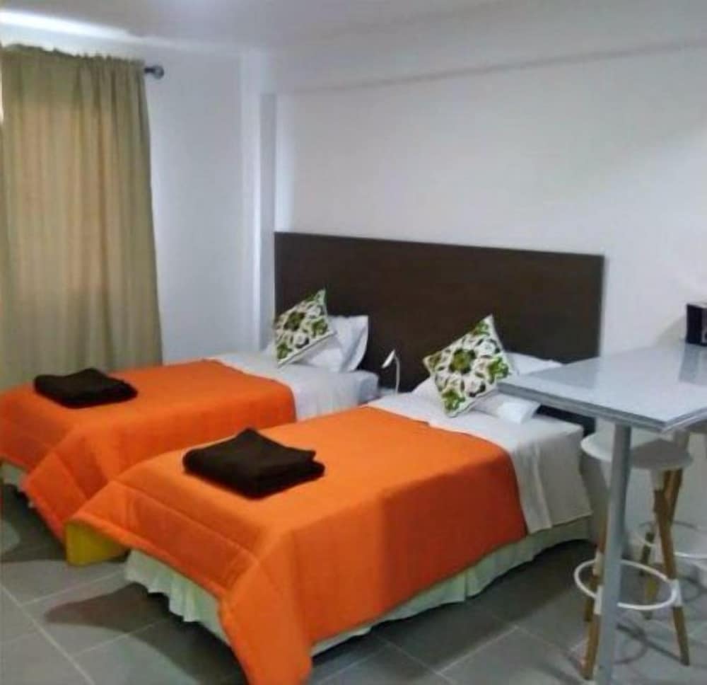 Intown Apart Santa Cruz