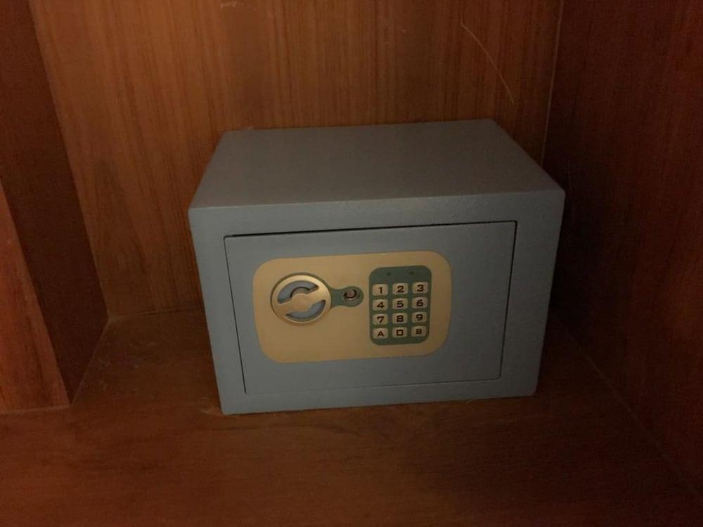 Same Same Guesthouse