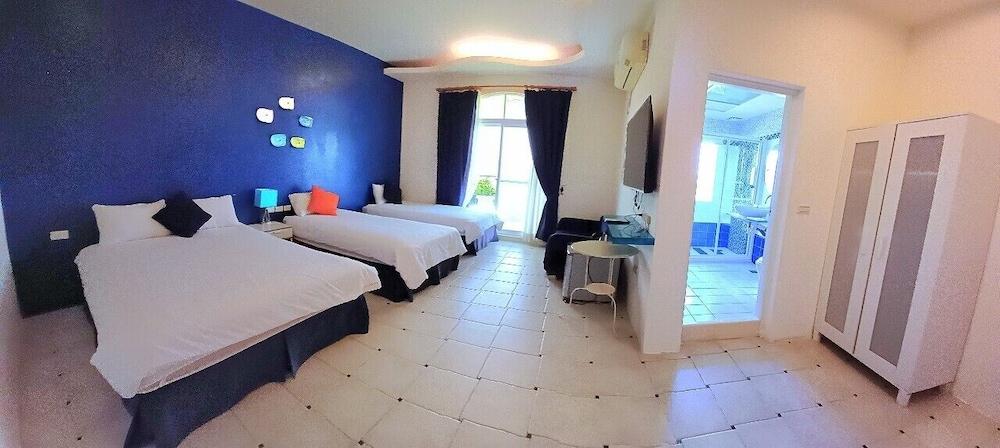 Bohemian Holiday Inn