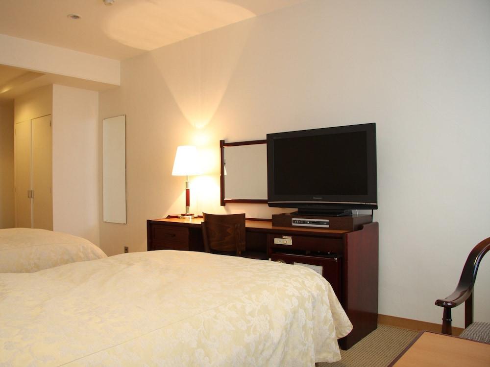 Okazaki New Grand Hotel