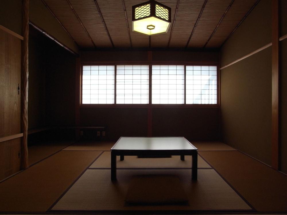 SUKIYA-zukuri Suehiro House