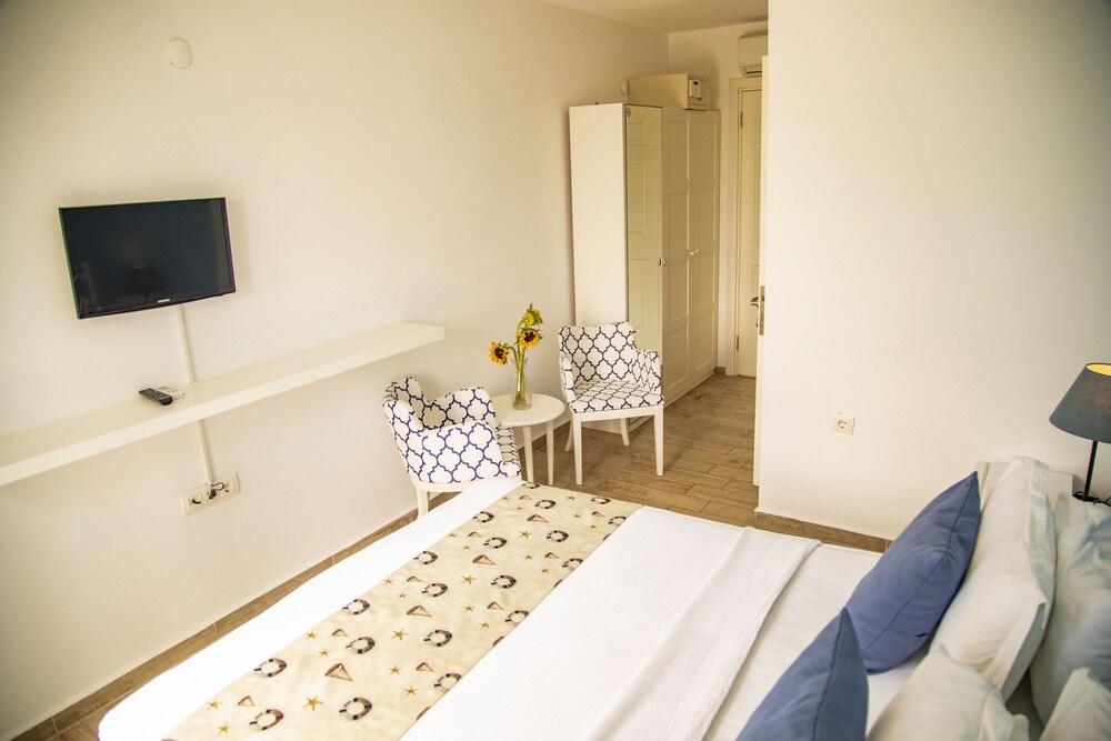 Alacati Limonaia Hotel