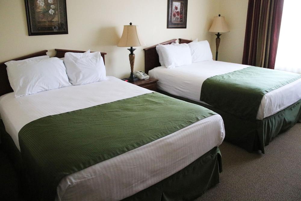 Edgewood Hotel & Suites