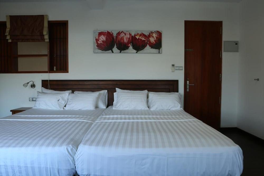 Colombo Center Point by City Hub