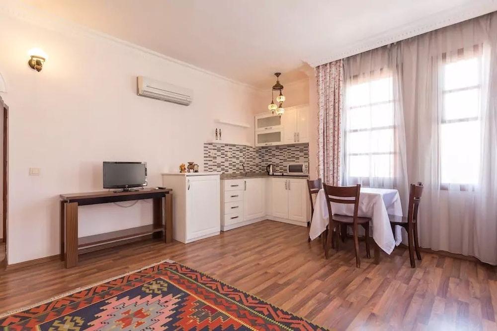 Defne Oldtown Suites