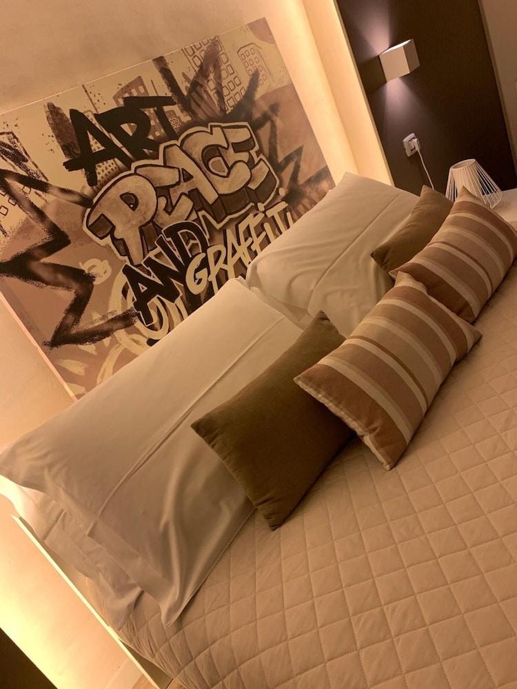 La Banchina Holiday Rooms