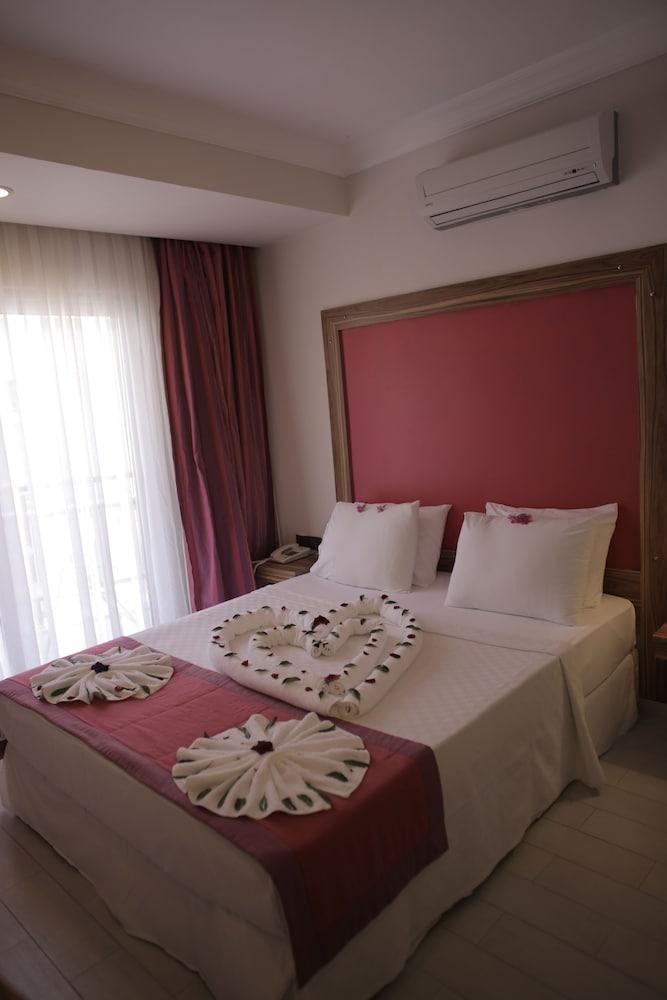 Cle Beach Boutique Hotel