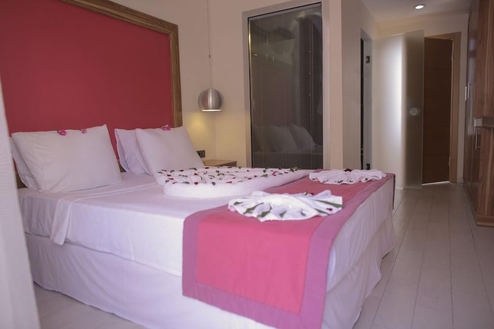 Cle Beach Boutique Hotel