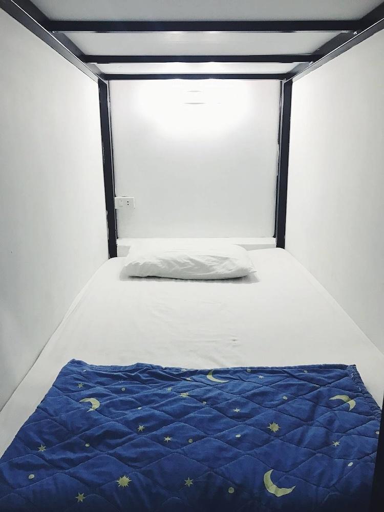 Near The Park Backpack House