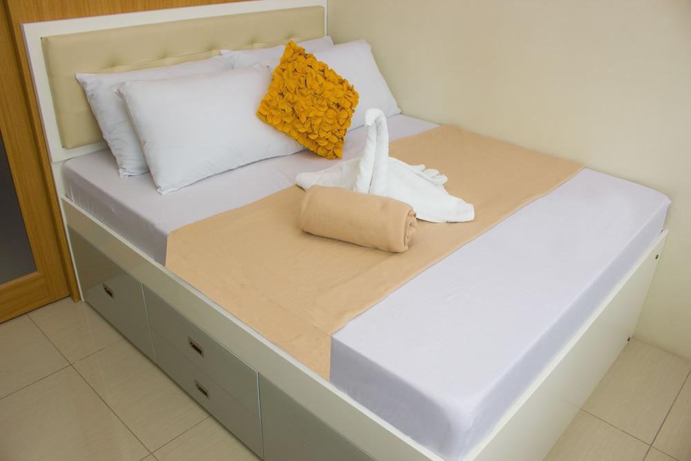 USP Suites at Shell Residences