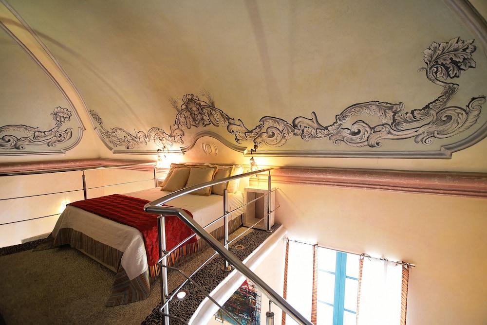 Salapolis Luxury Apartments