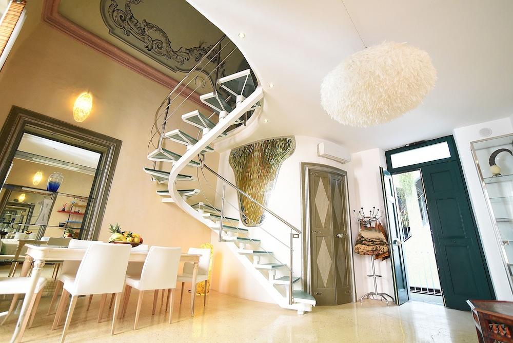 Salapolis Luxury Apartments