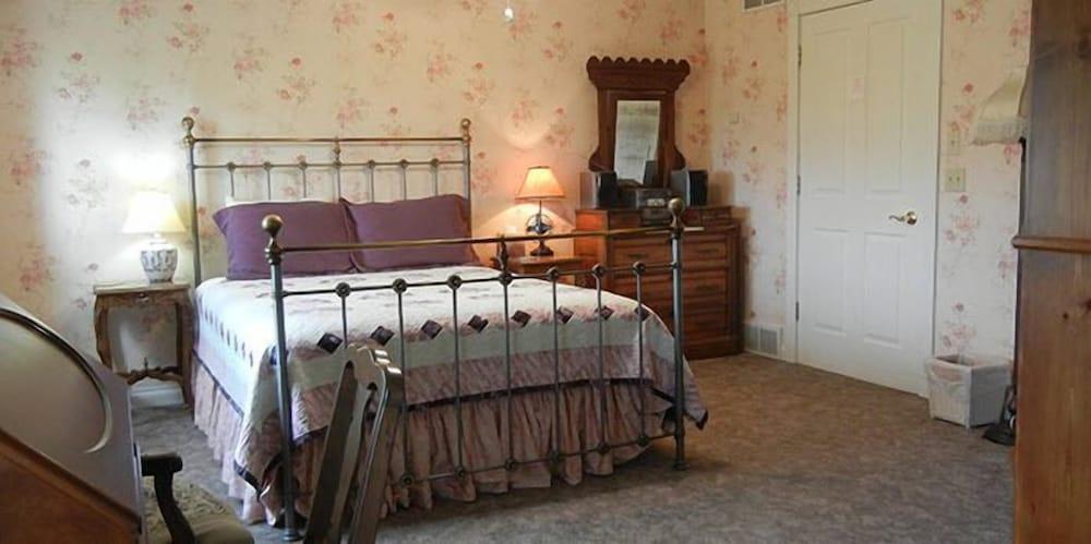 The Feathered Star B&B