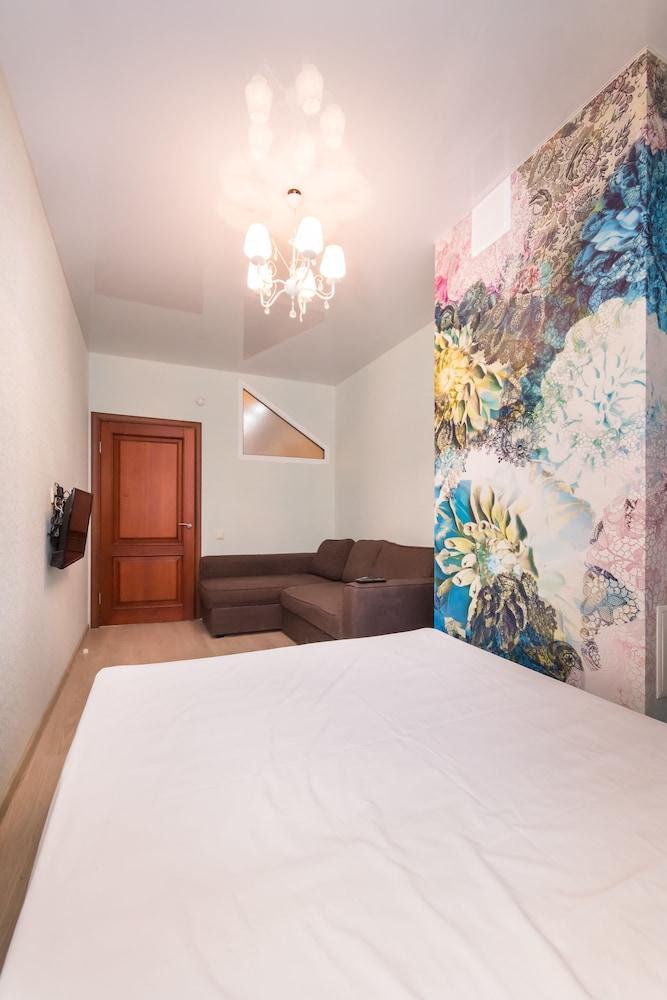 Clever House Apartments