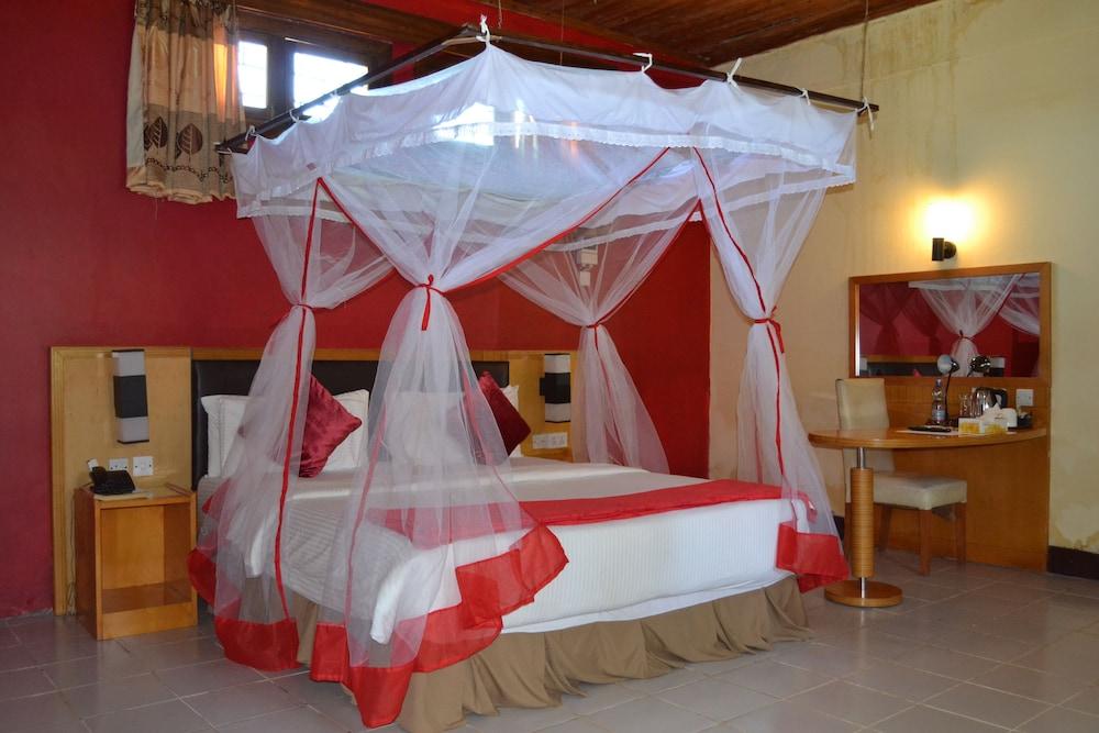 Best Western Jangwani Sea Breeze Hotel