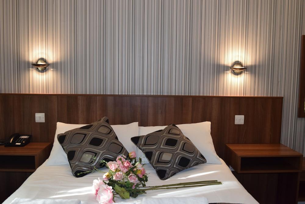 Star Anglia Hotel City Center by OYO