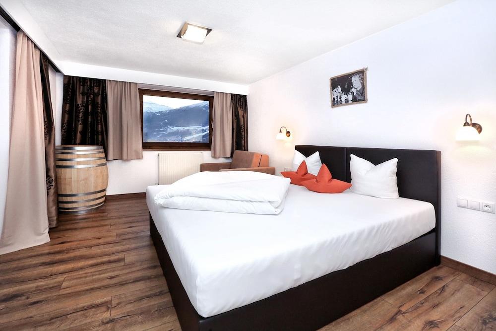 A CASA Rubin Chalet & Studio Resort