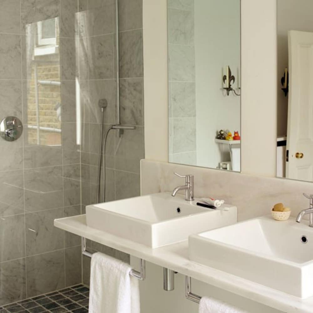 Jingguang Center Apartment