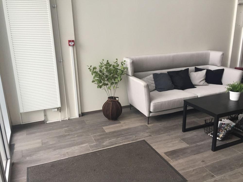 Bella Apartments & Rooms