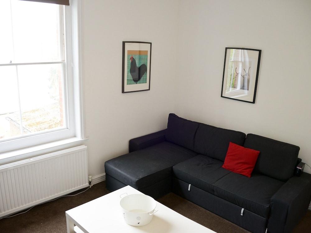 Corner House Apartment