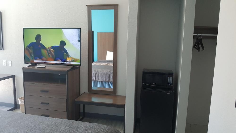 Haven Inn & Suites Willowbrook