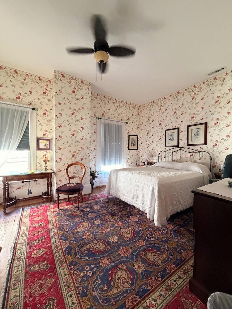 Hanna House Bed & Breakfast