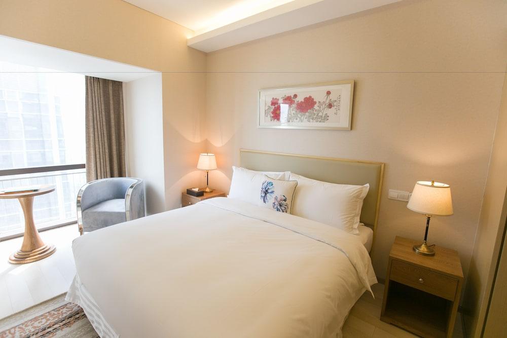 Cherry Residences May-Fourth Square