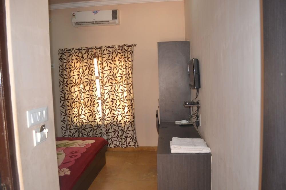 Hotel Pansari Palace