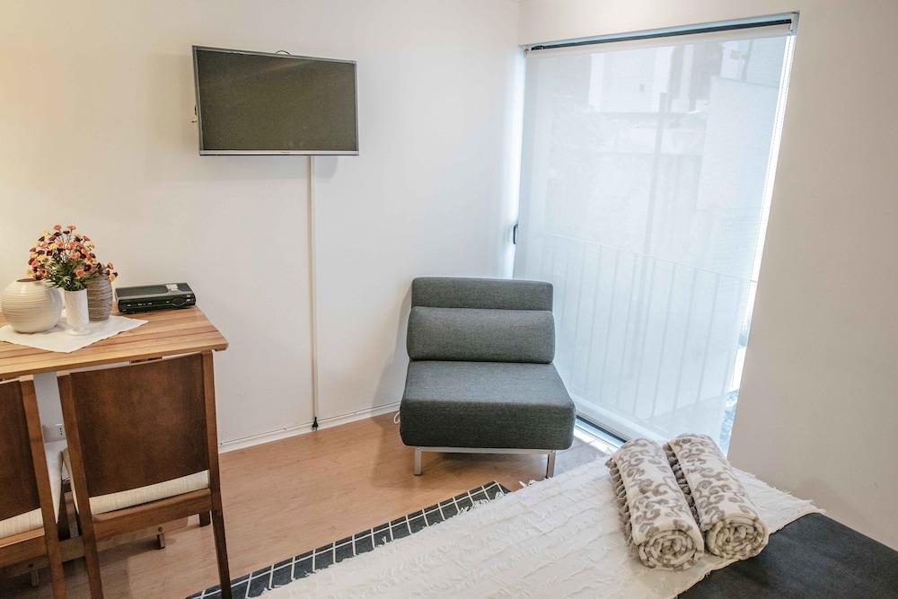 J.V. Lastarria Apartments