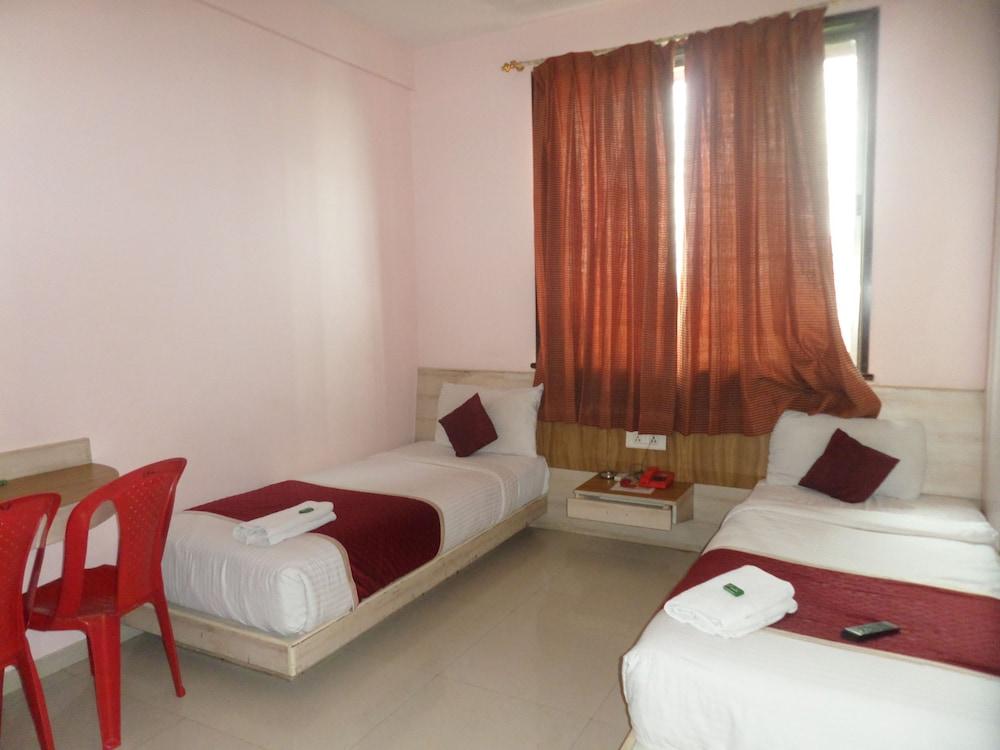 Hotel Neelam Executive