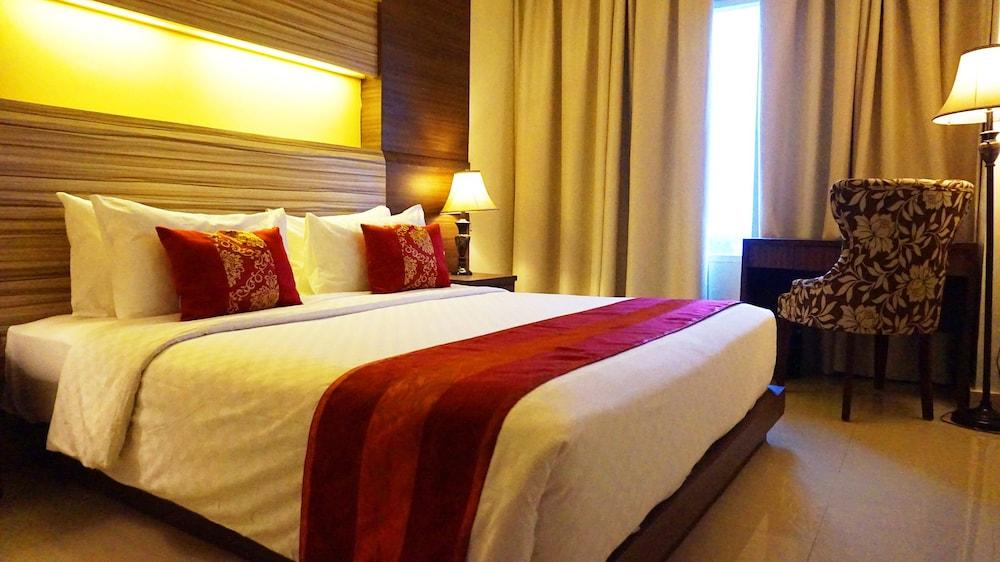 Sapphire Sky Hotel & Conference